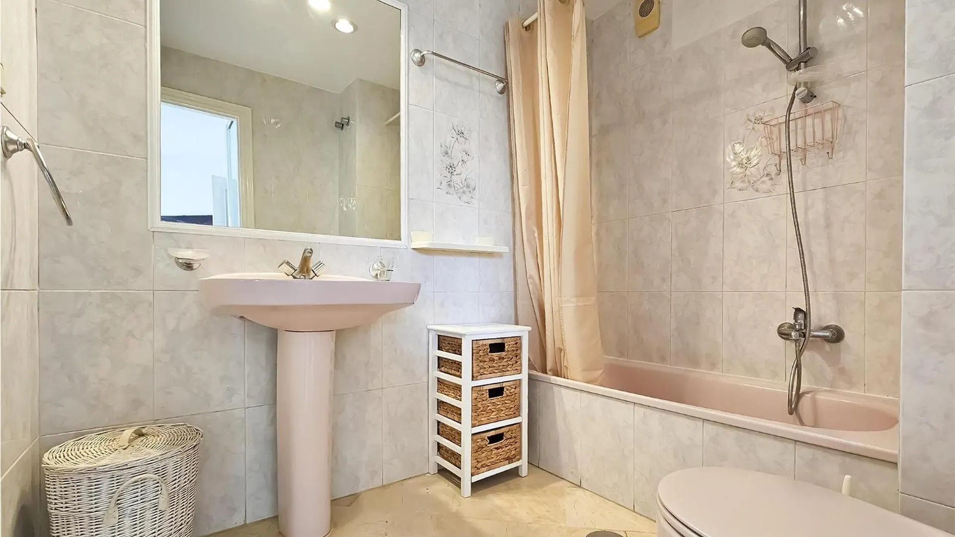 1 Bedroom Cozy Apartment In Mijas Golf Santa Fe de los Boliches Espanha